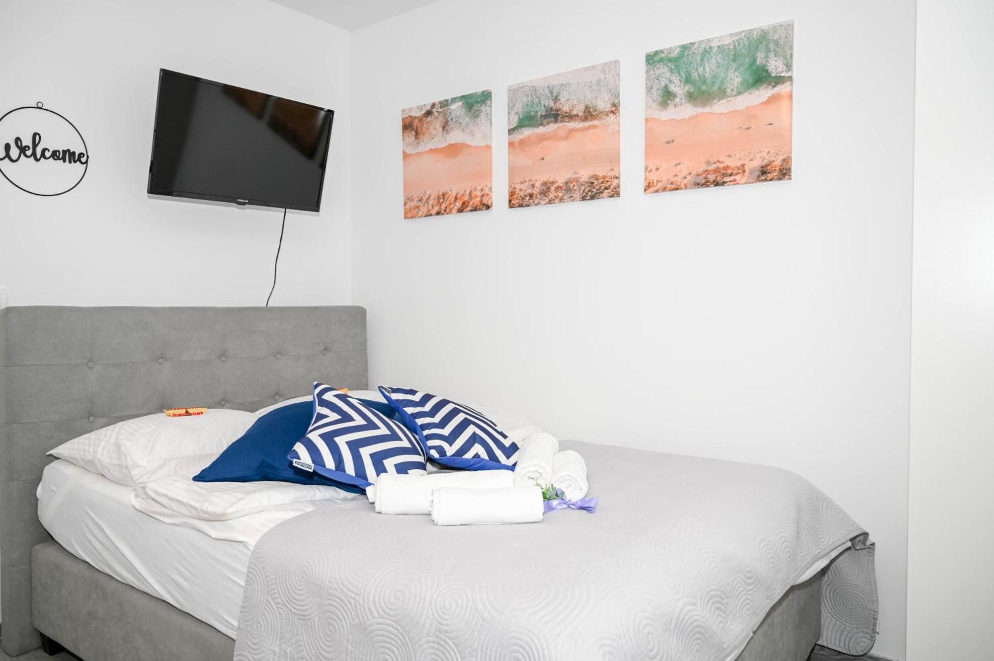 Blue Apartment With Free Parking Ljubljana Bagian luar foto
